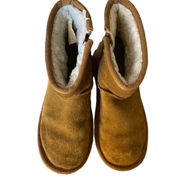 Uggs girls, chestnut brown ankle, zip boot size for - Picture 3 of 5